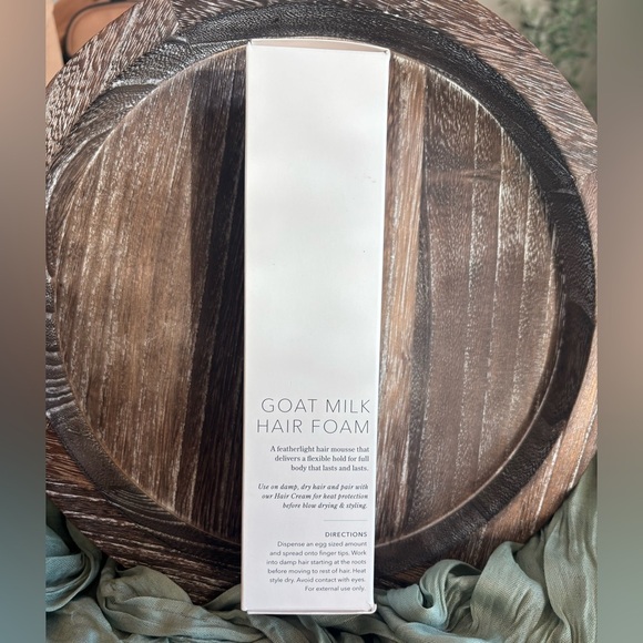 Beekman 1802 Goat Milk Hair Volumizing Mousse • Lightweight Lift & Body • NEW - Picture 2 of 2